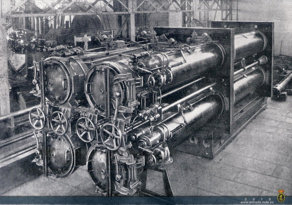 1924. Tubos lanzatorpedos proa submarino C. Foto SECN